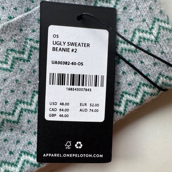 Peloton Holiday Beanie, New w/ Tags, Unisex, One size fits most  FREE SHIPPING! - Picture 4 of 5